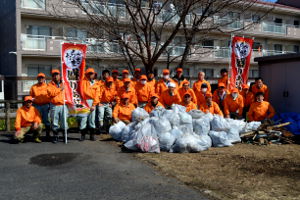 30人ほどで河川の清掃を行い、ゴミをたくさん回収しました。